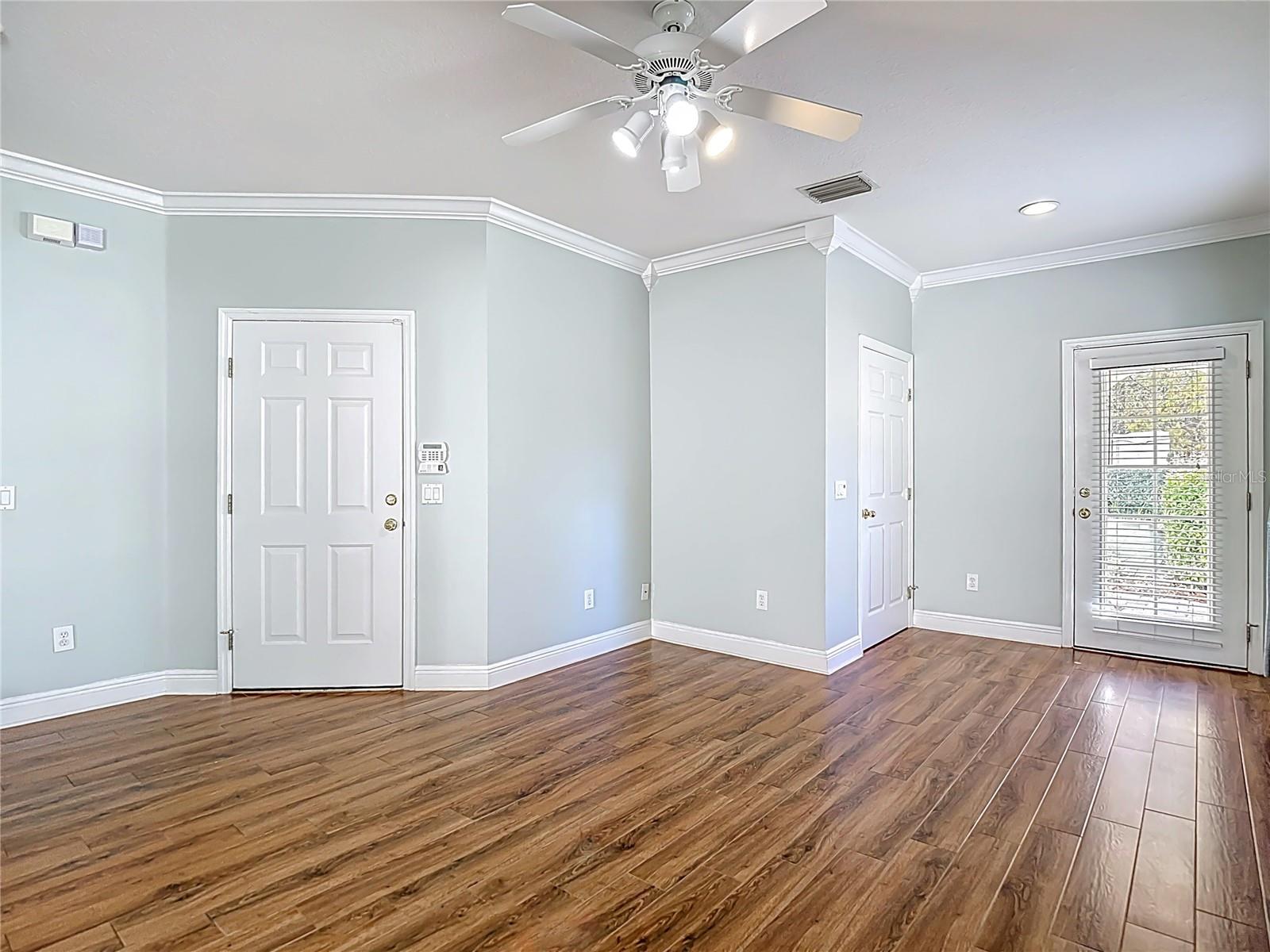 THE VILLAS OF BALLAST POINT TO - Residential