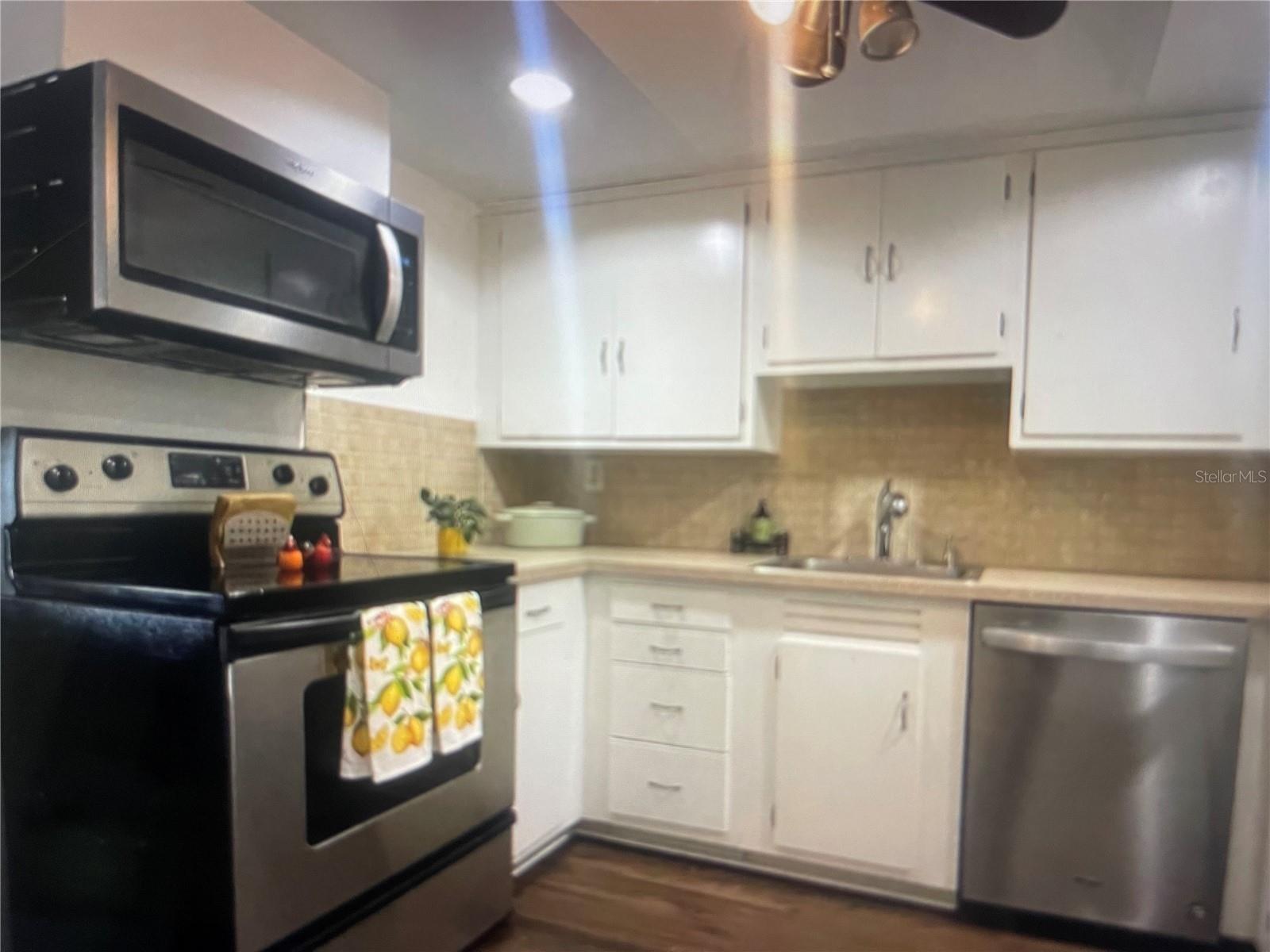 FAIRWAYS/SILVER SPGS SHRS CONDO - Residential