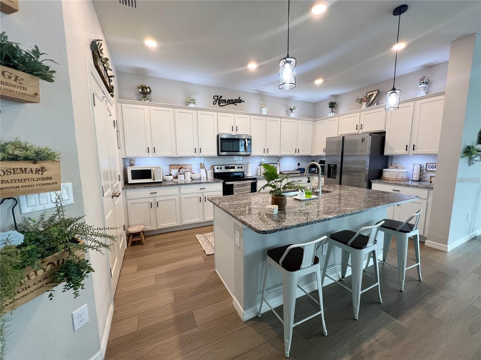 GRADY POINTE - Residential