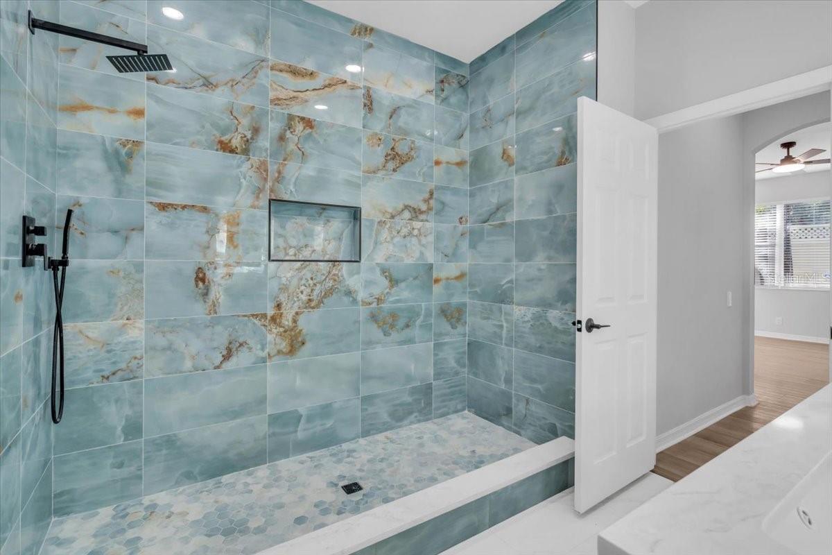 COVERED BRIDGE TWNHMS - Residential