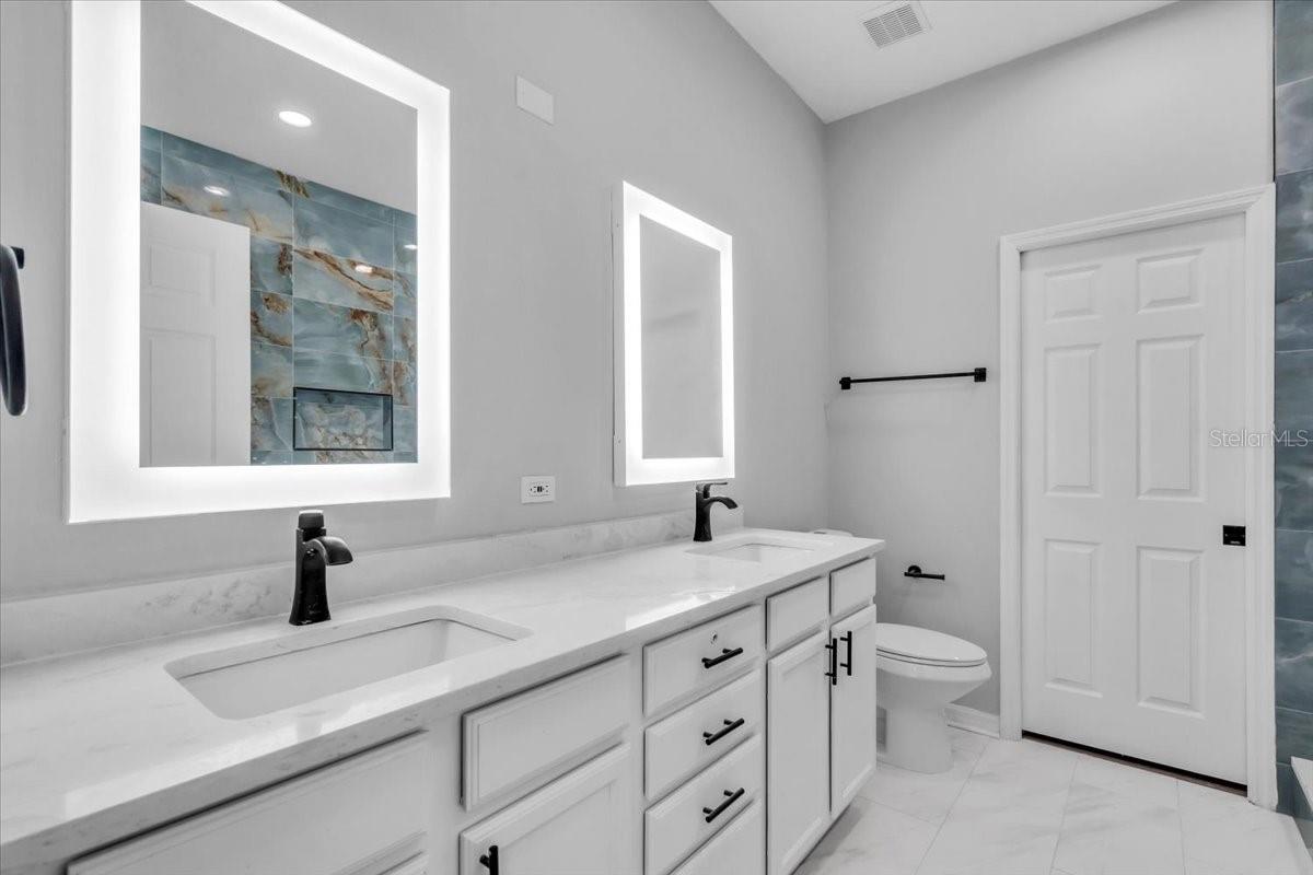 COVERED BRIDGE TWNHMS - Residential