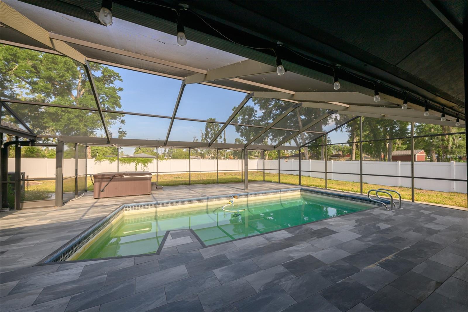 DURANT OAKS - Residential