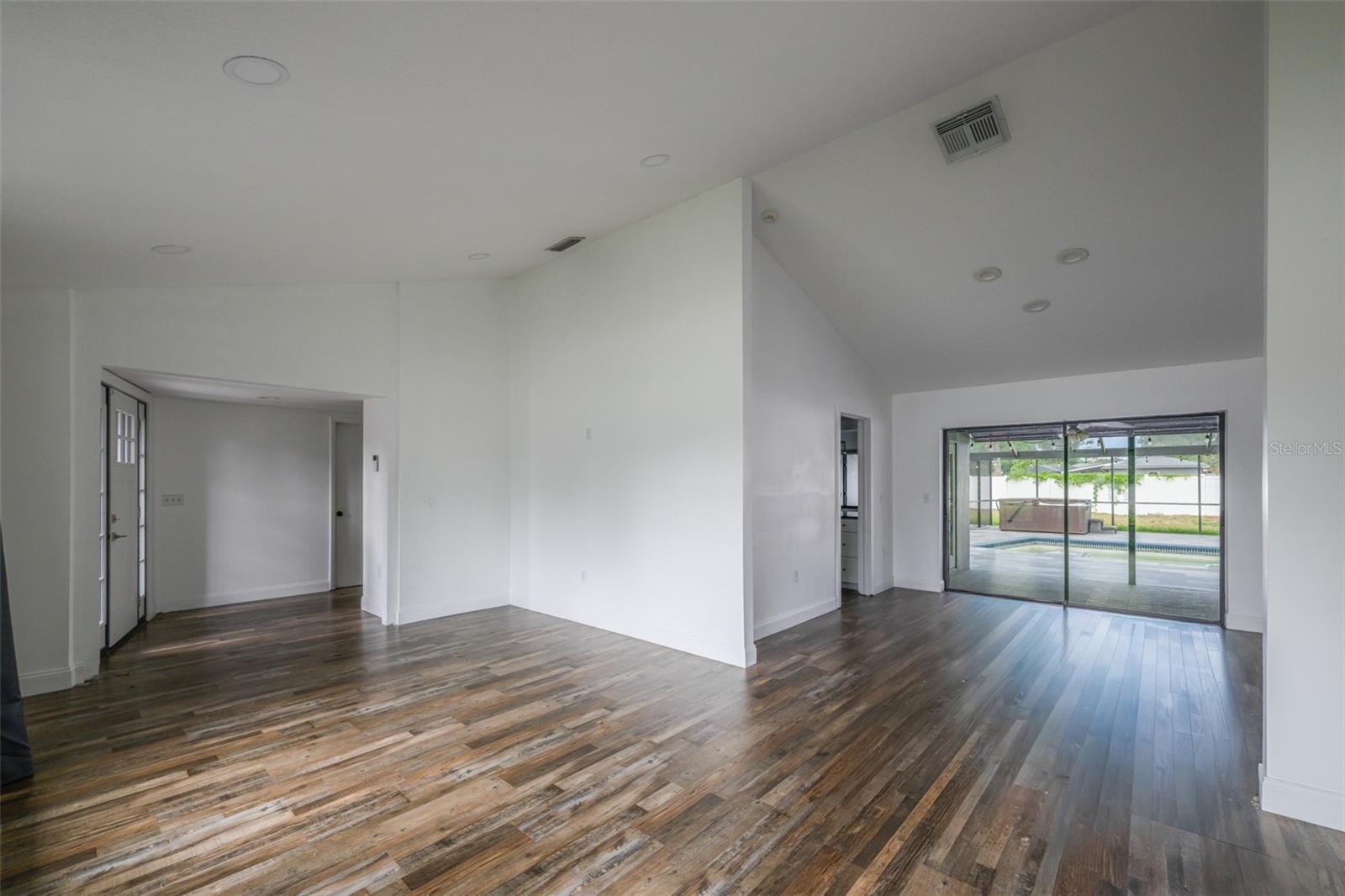DURANT OAKS - Residential