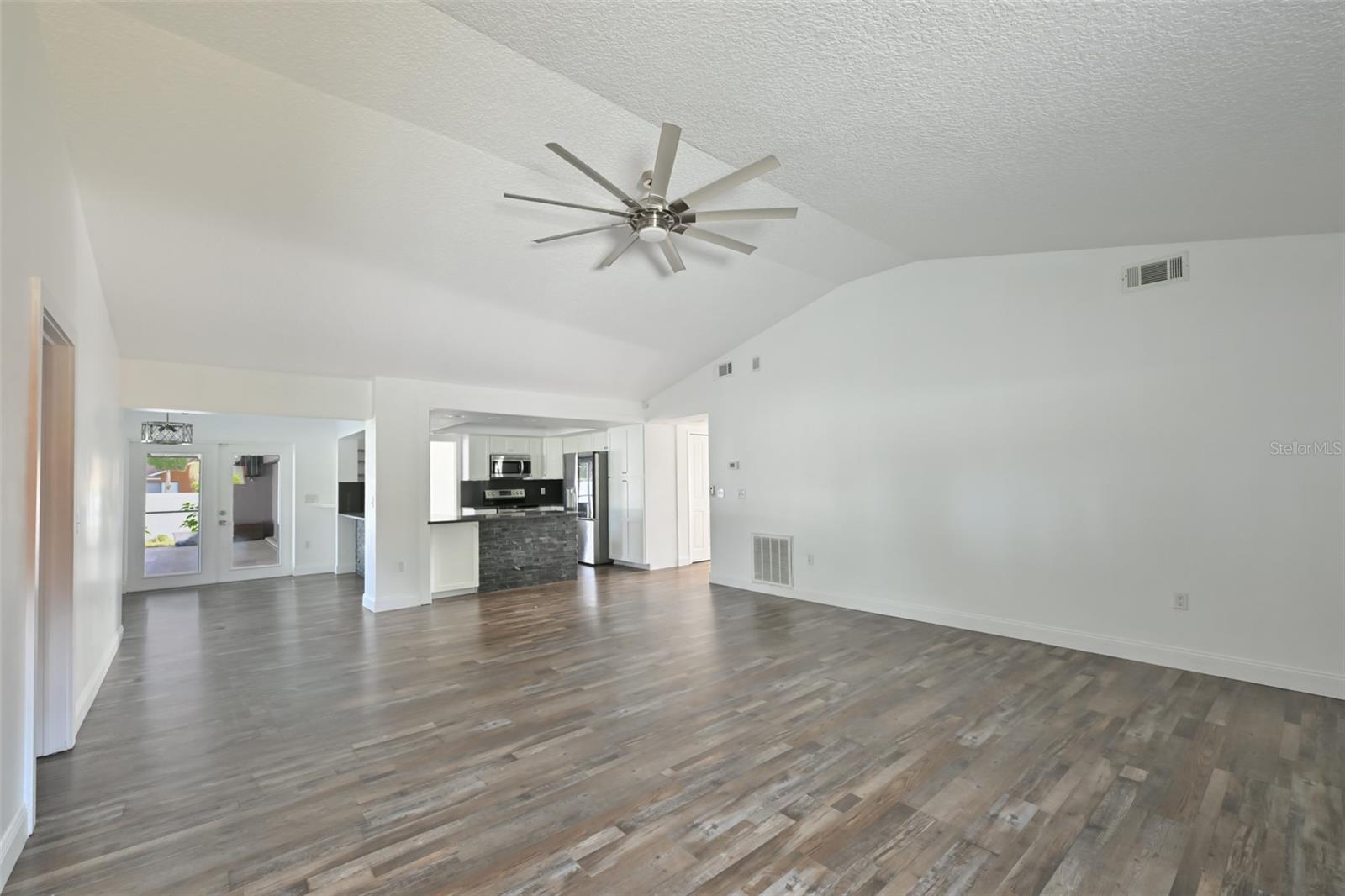 DURANT OAKS - Residential