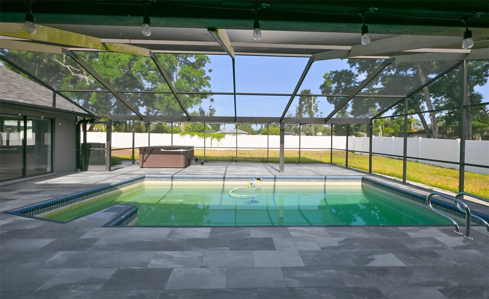 DURANT OAKS - Residential