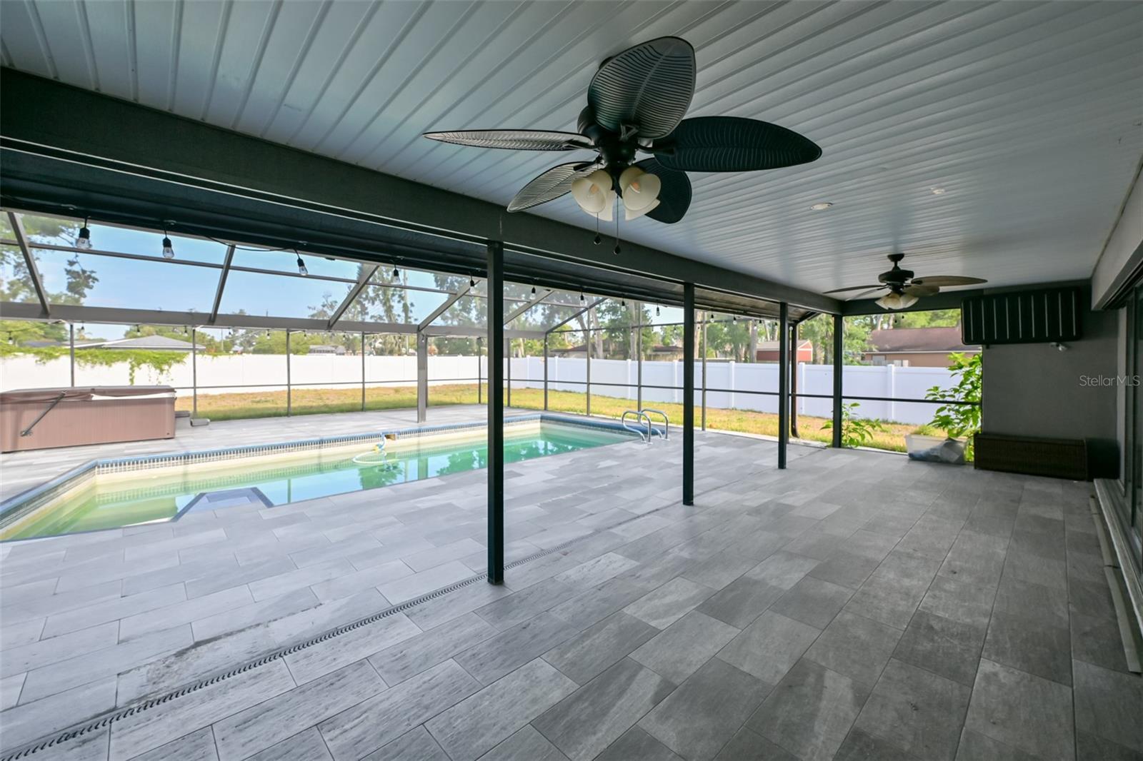 DURANT OAKS - Residential