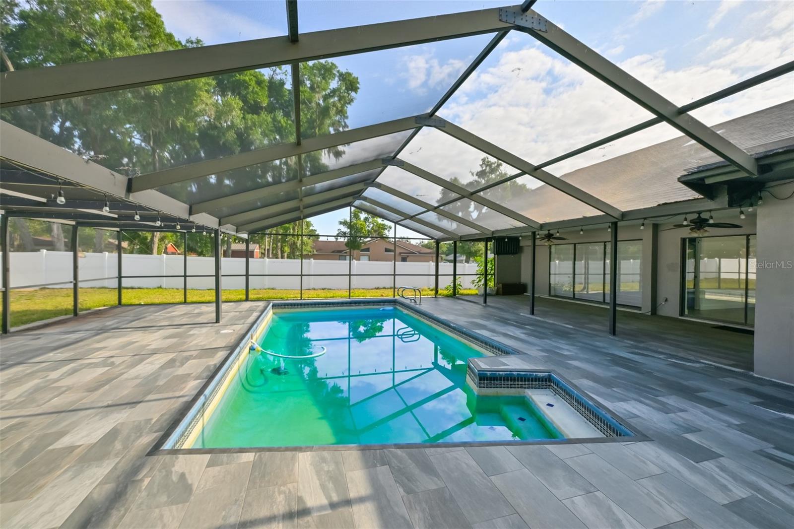 DURANT OAKS - Residential