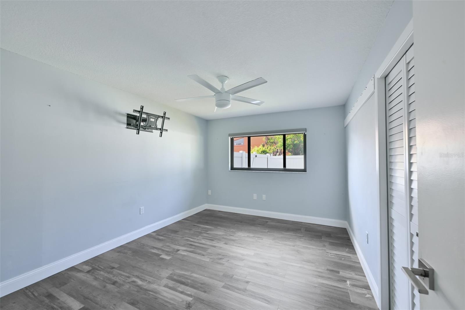 DURANT OAKS - Residential