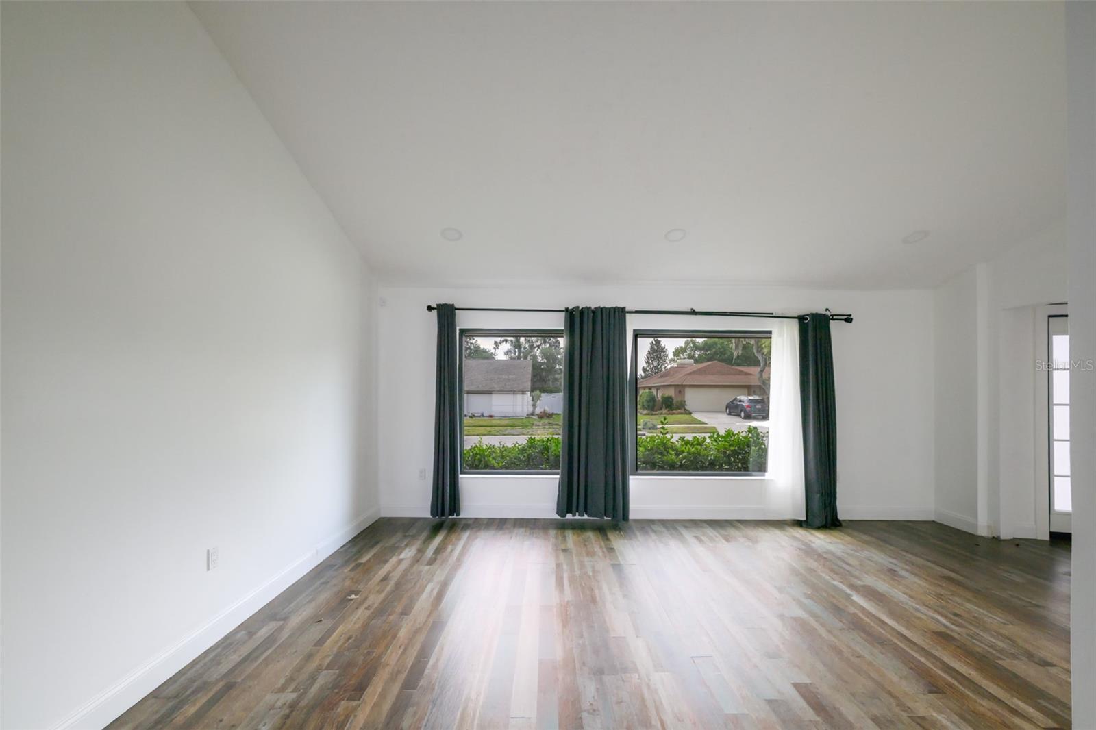 DURANT OAKS - Residential