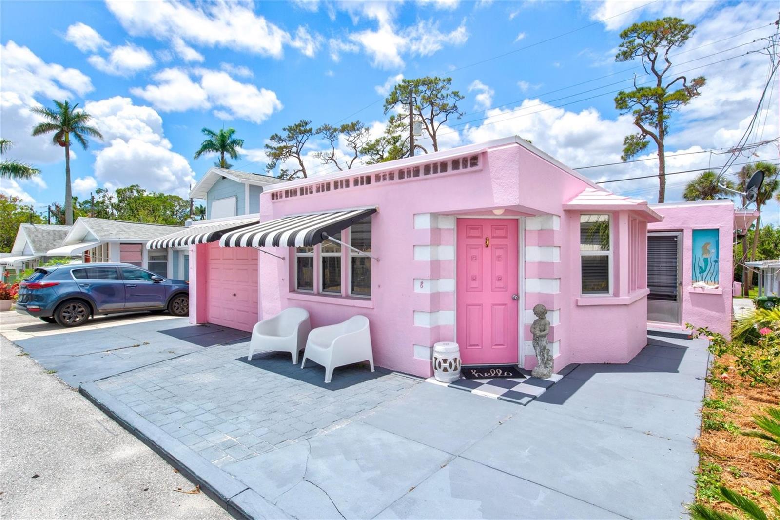 8 DESOTO STREET E