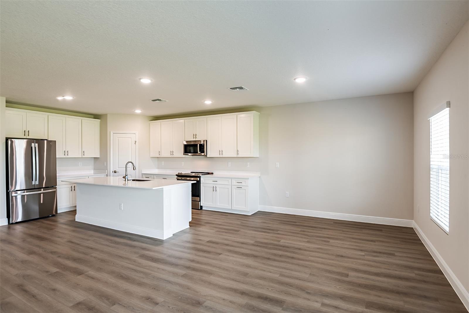 PASADENA LANDING - Residential