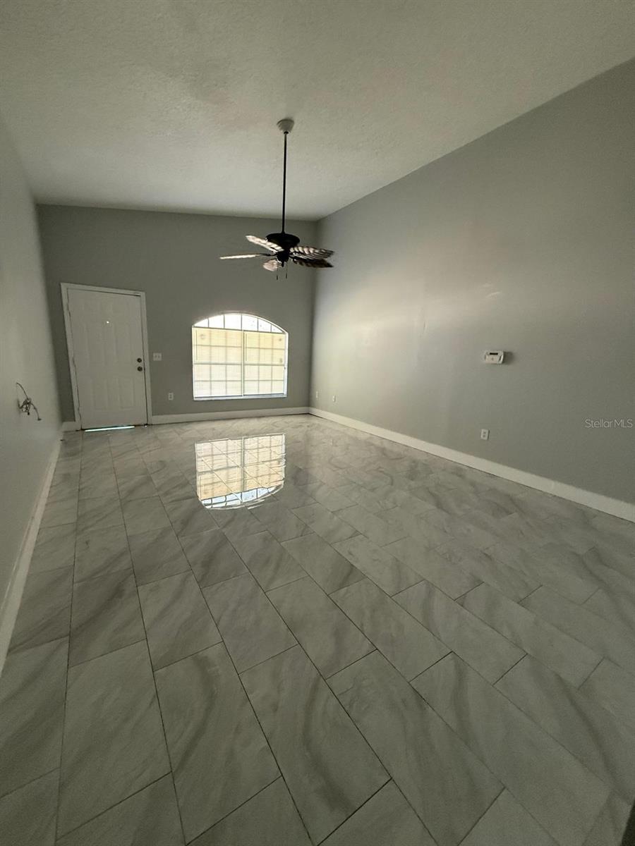 RIVER MANOR - Residential