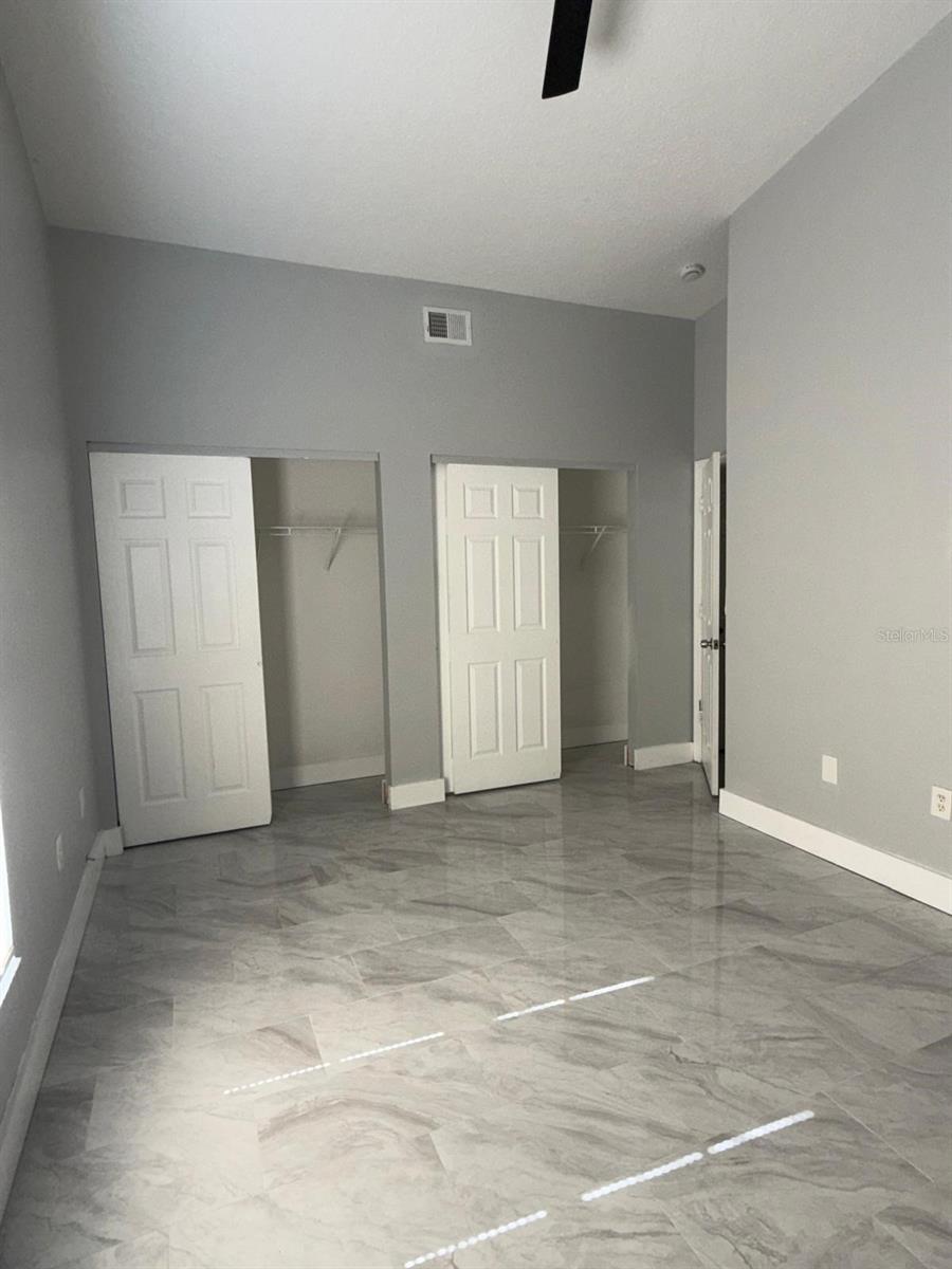 RIVER MANOR - Residential