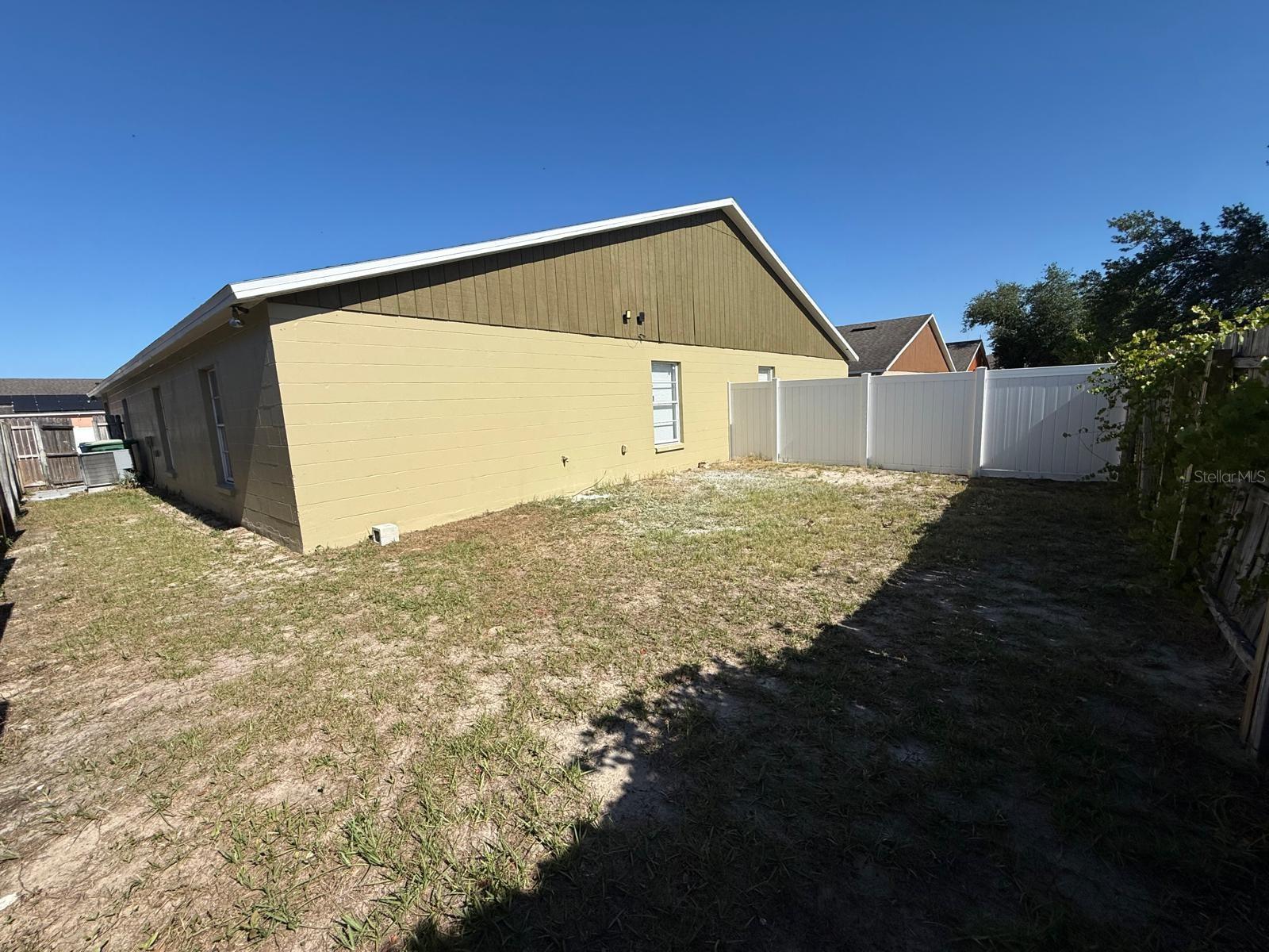 RIVER MANOR - Residential