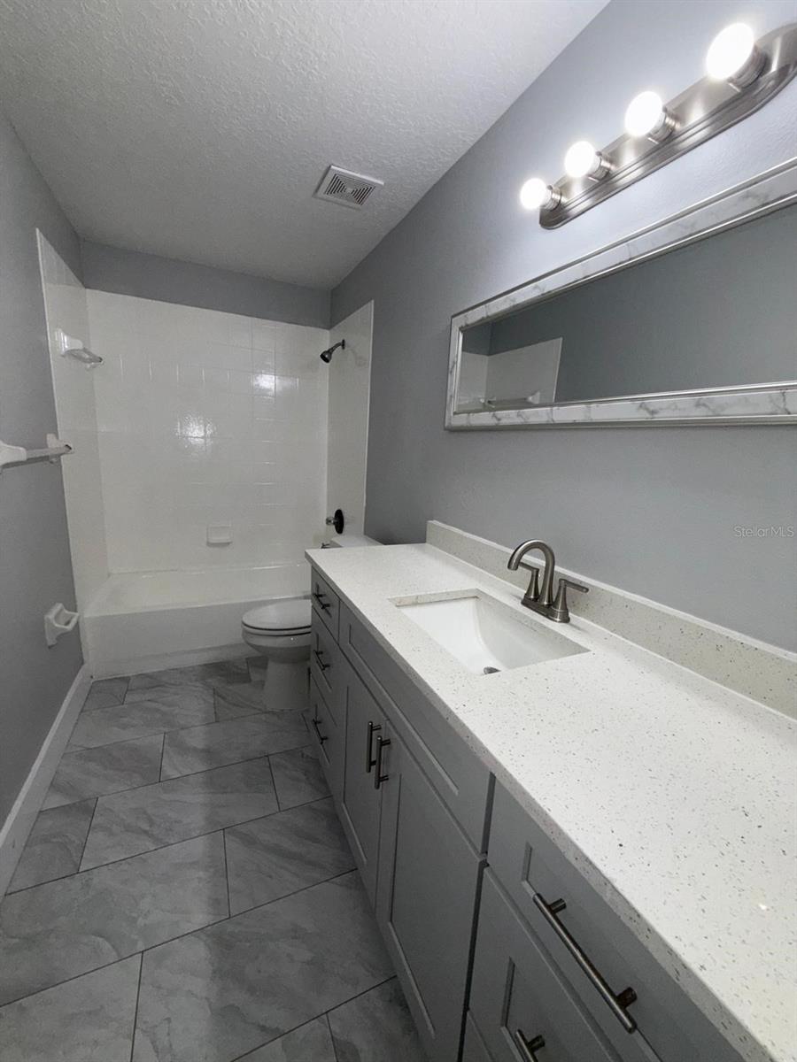 RIVER MANOR - Residential