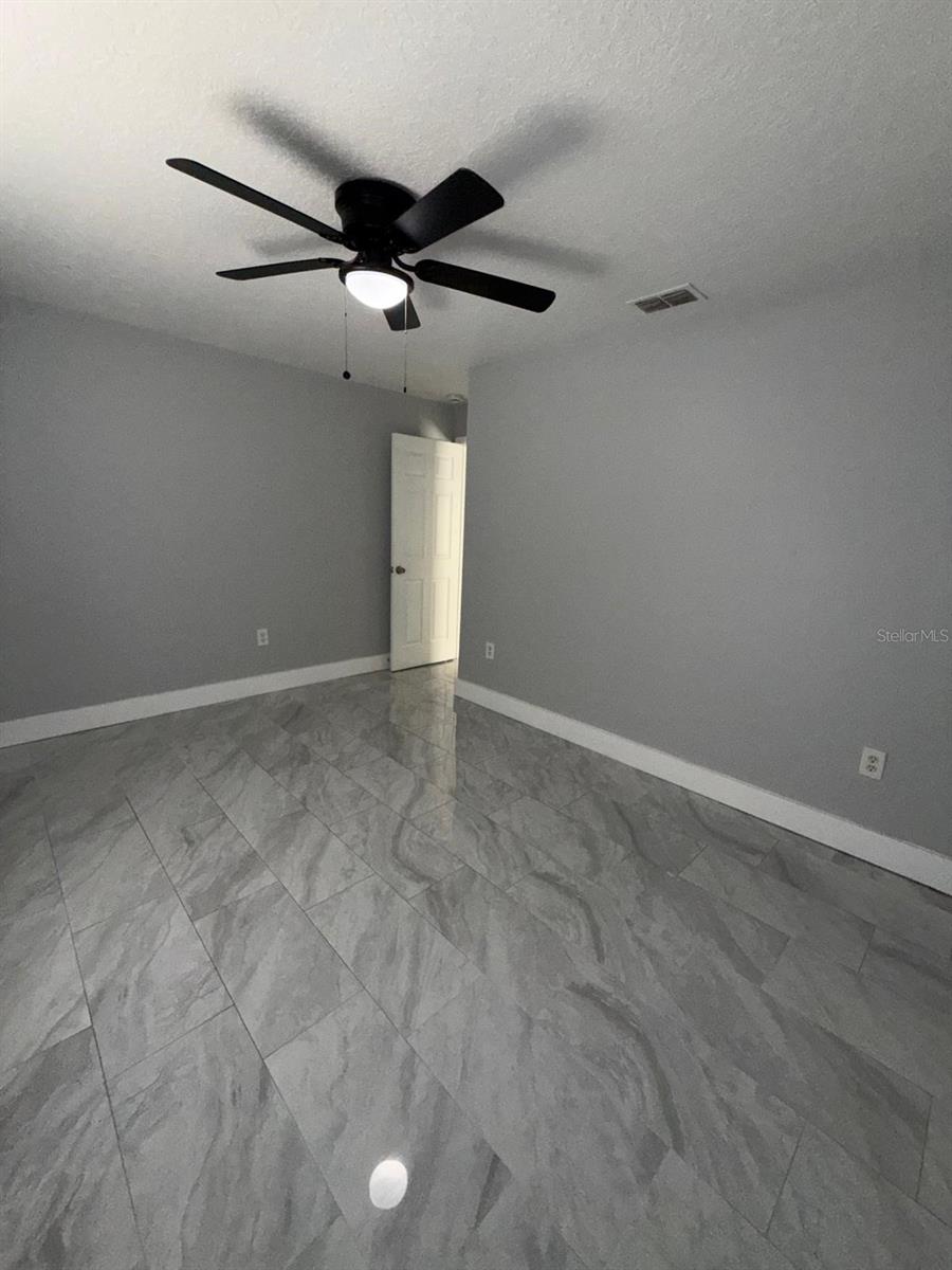 RIVER MANOR - Residential