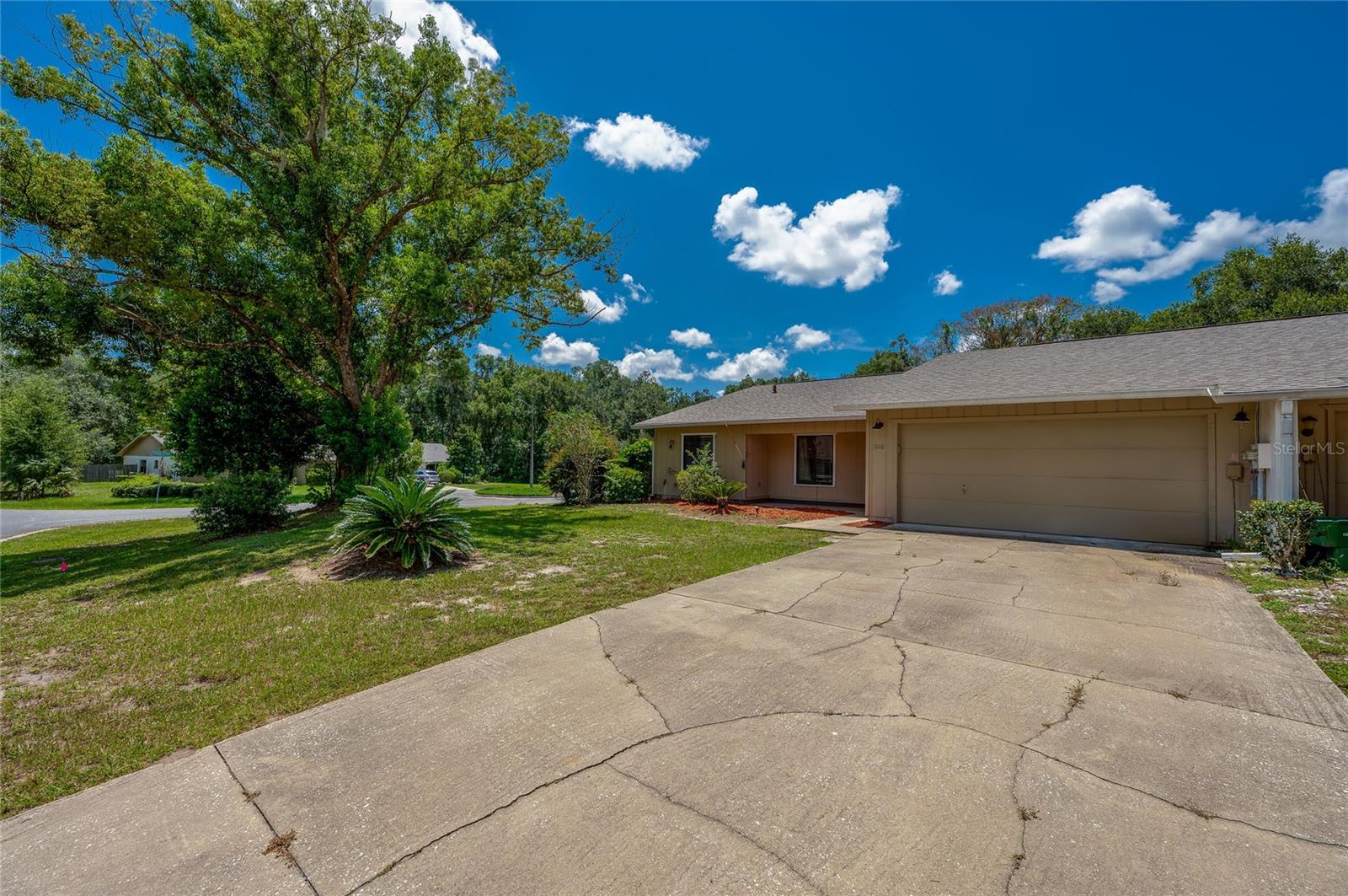 1040 W VILLAGE GREEN ROAD