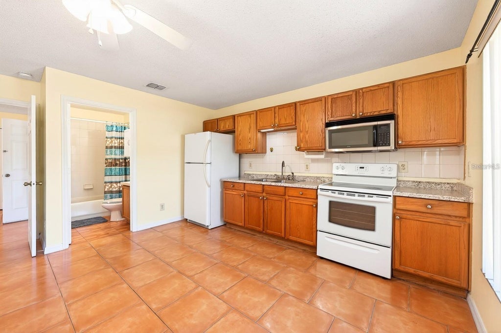 Photo of 2540 Winners (apt Studio) Circle, Kissimmee, FL 34744 (MLS # S5160241)