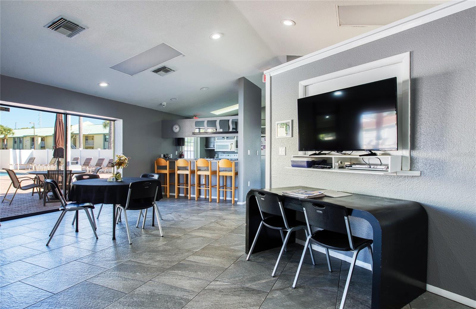 WILLOWS THE CONDO - Residential