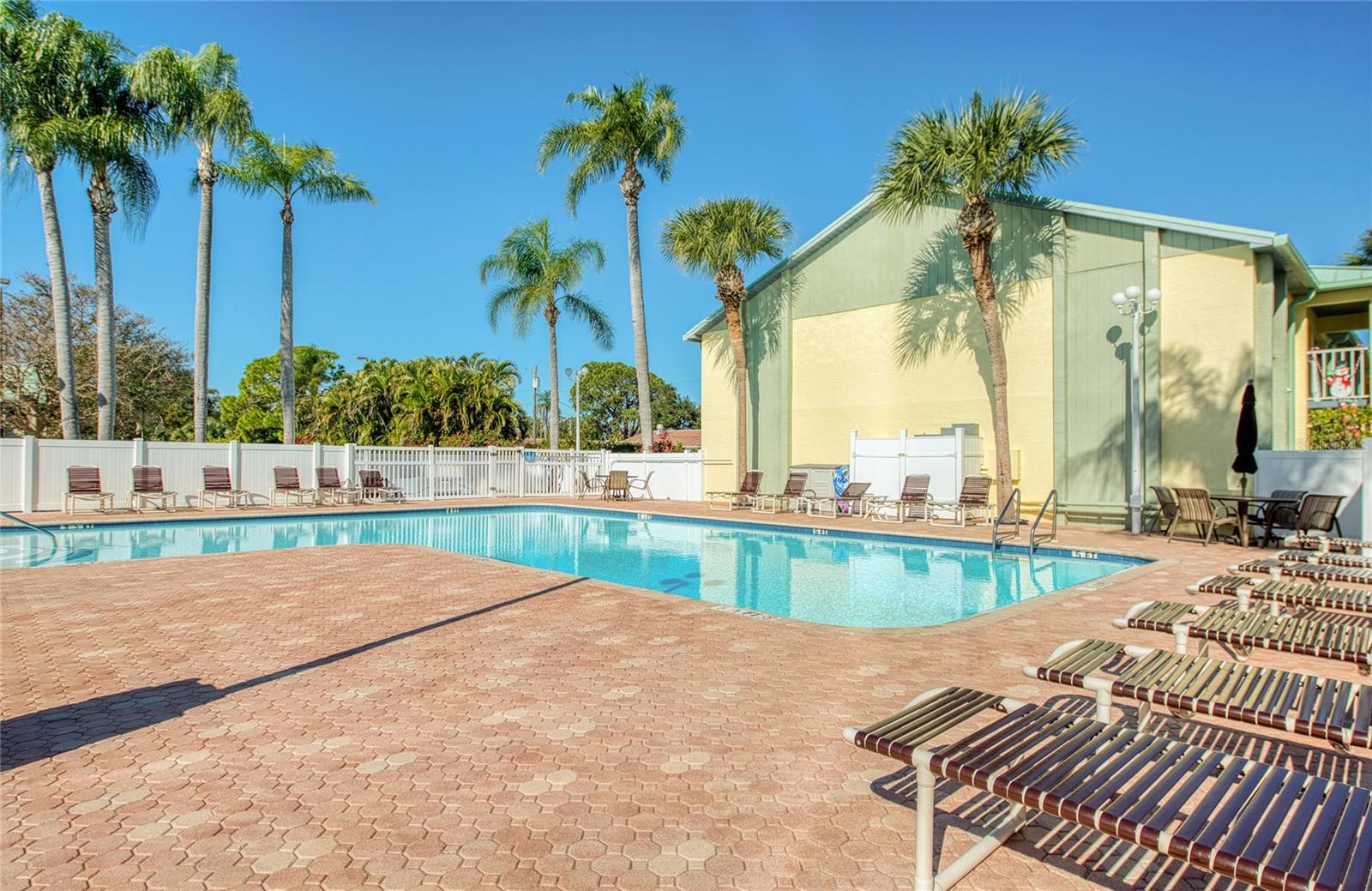 WILLOWS THE CONDO - Residential