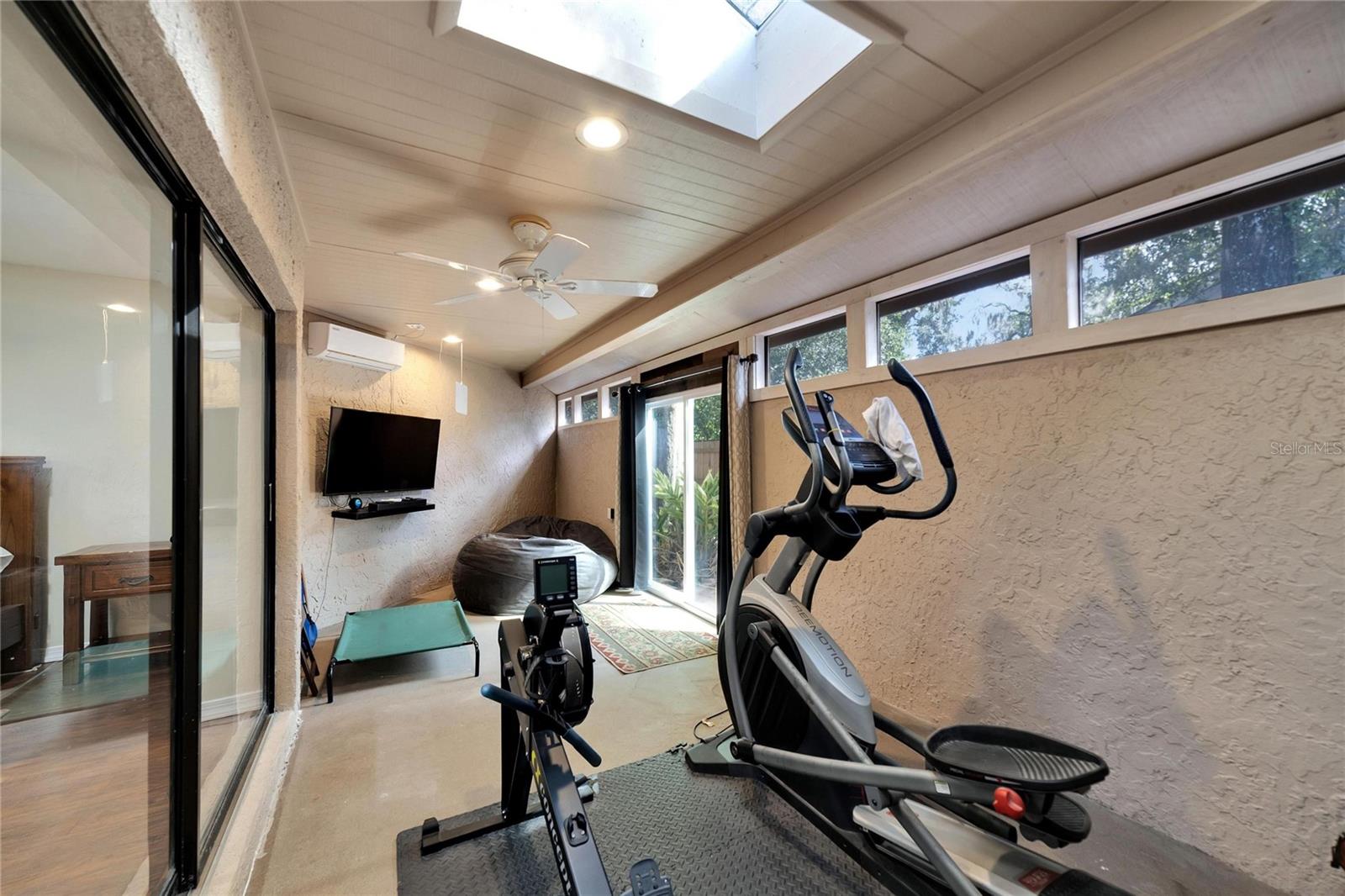 BUCKHORN SPGS MANOR - Residential