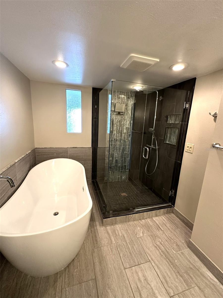 PINE KEY LODGE - Residential Lease