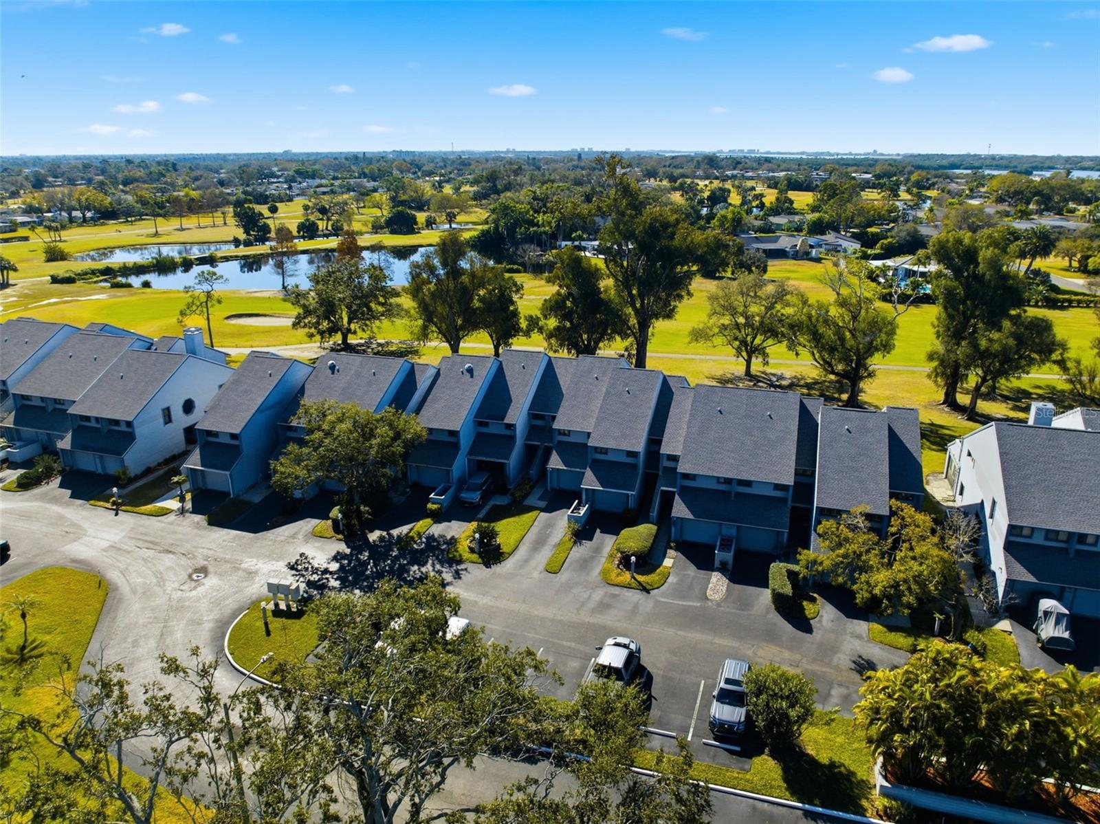 LINKS THE CONDO - Residential