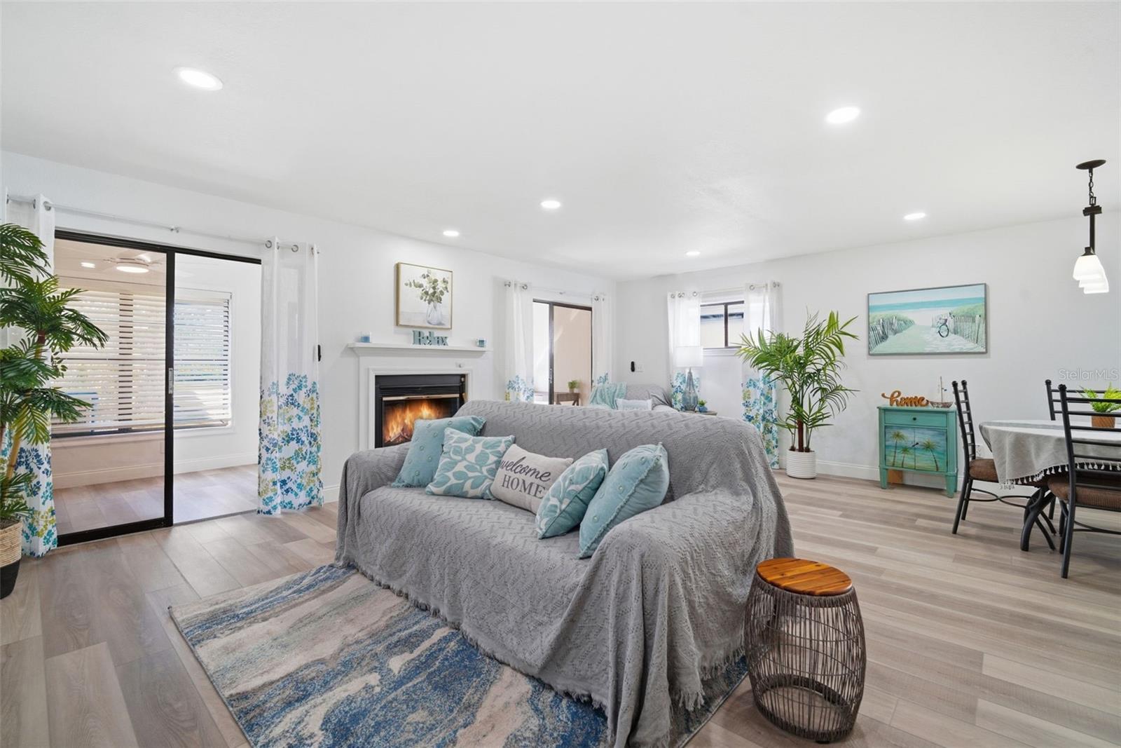 LINKS THE CONDO - Residential