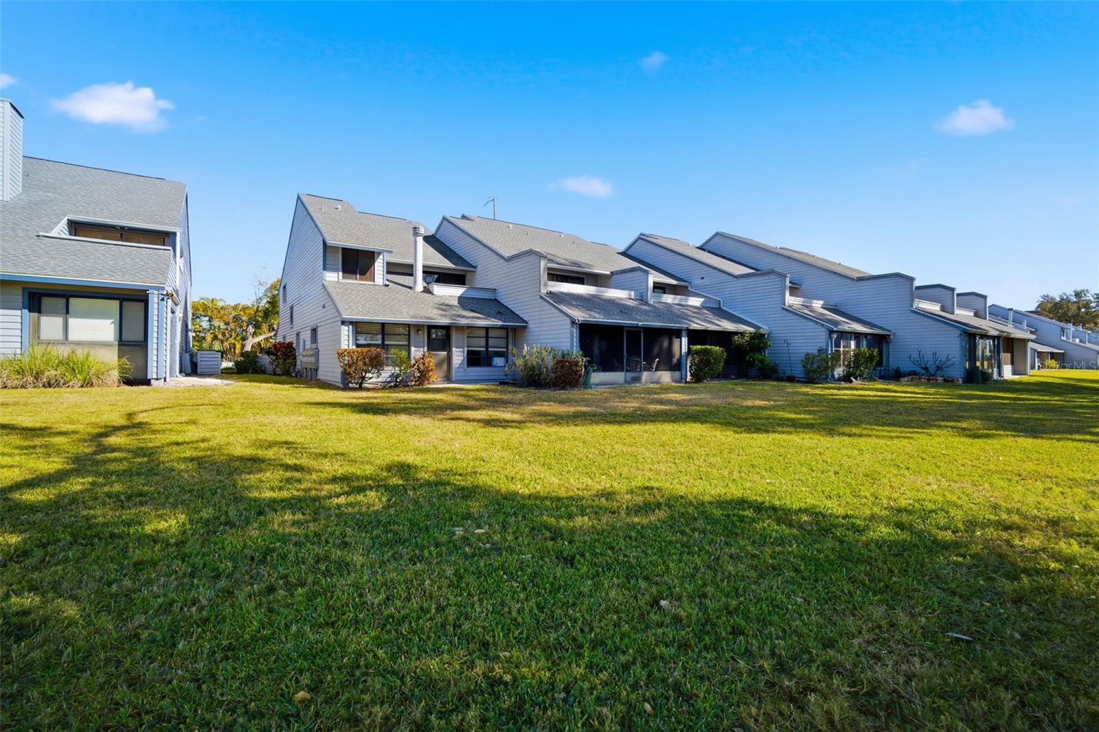 LINKS THE CONDO - Residential