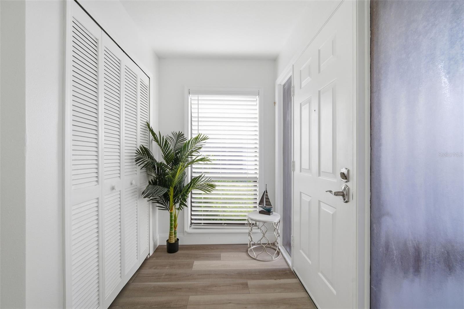 LINKS THE CONDO - Residential