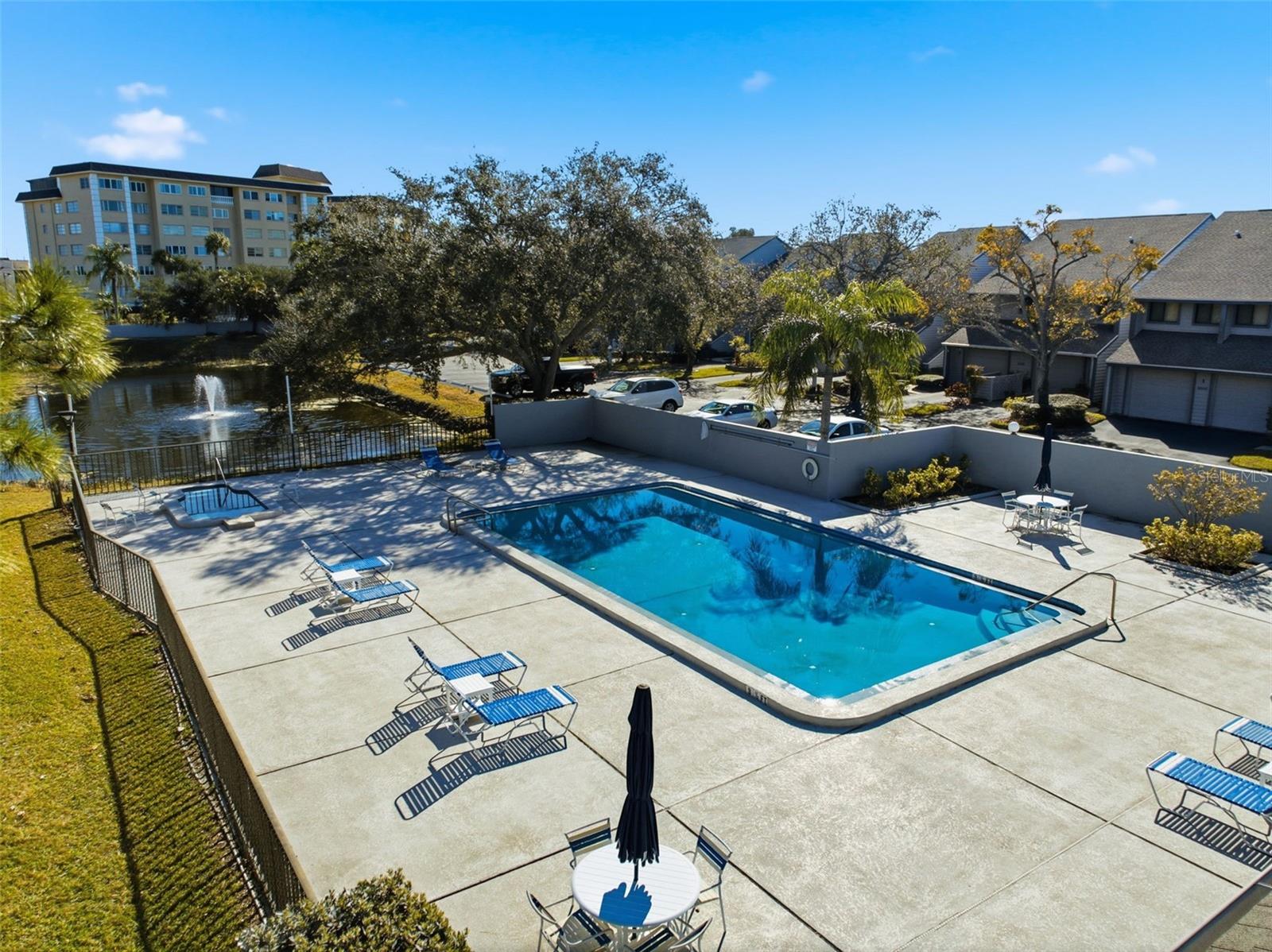 LINKS THE CONDO - Residential