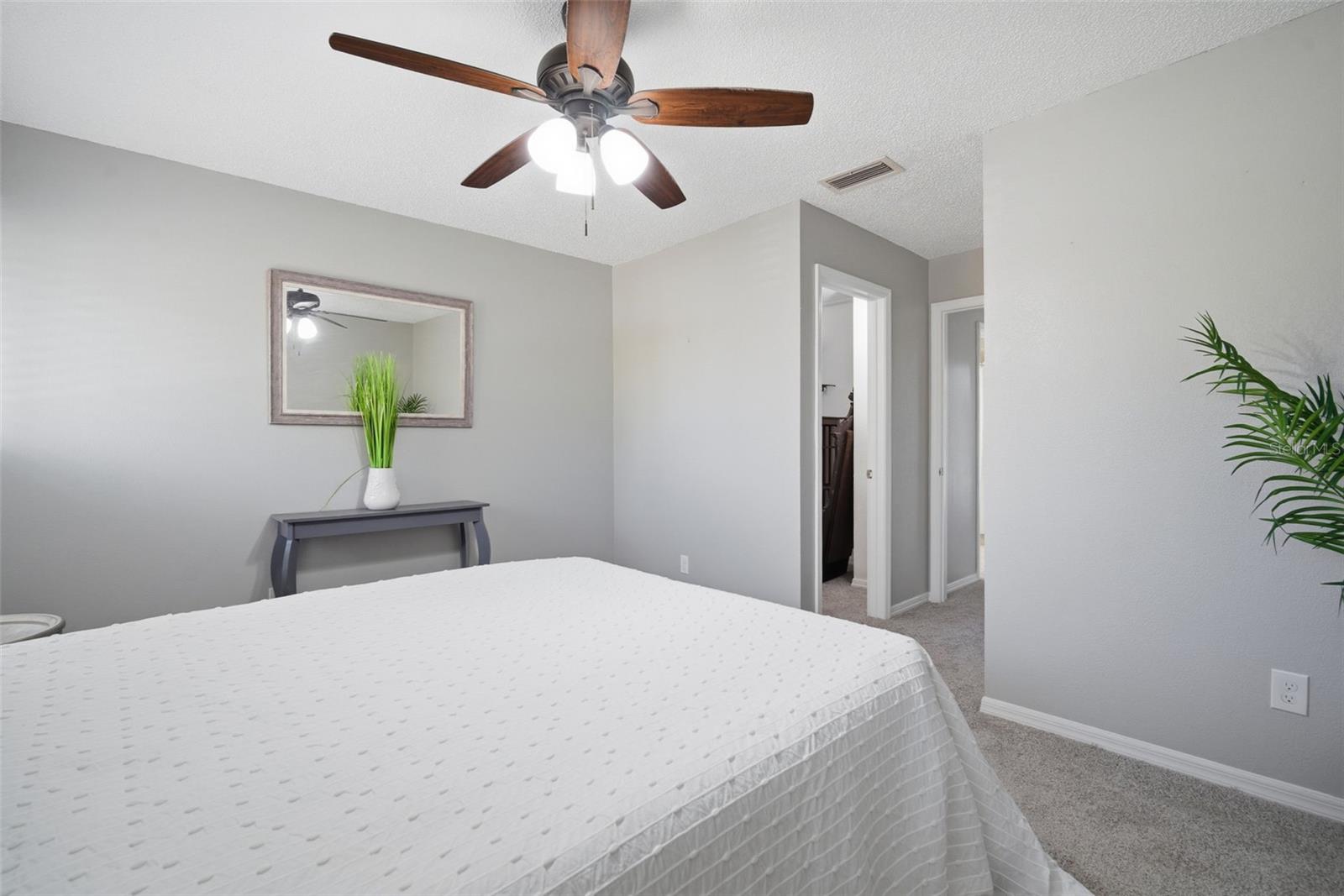 LINKS THE CONDO - Residential