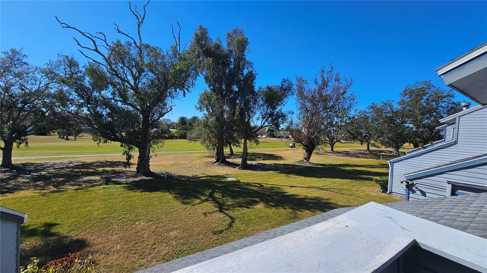 LINKS THE CONDO - Residential