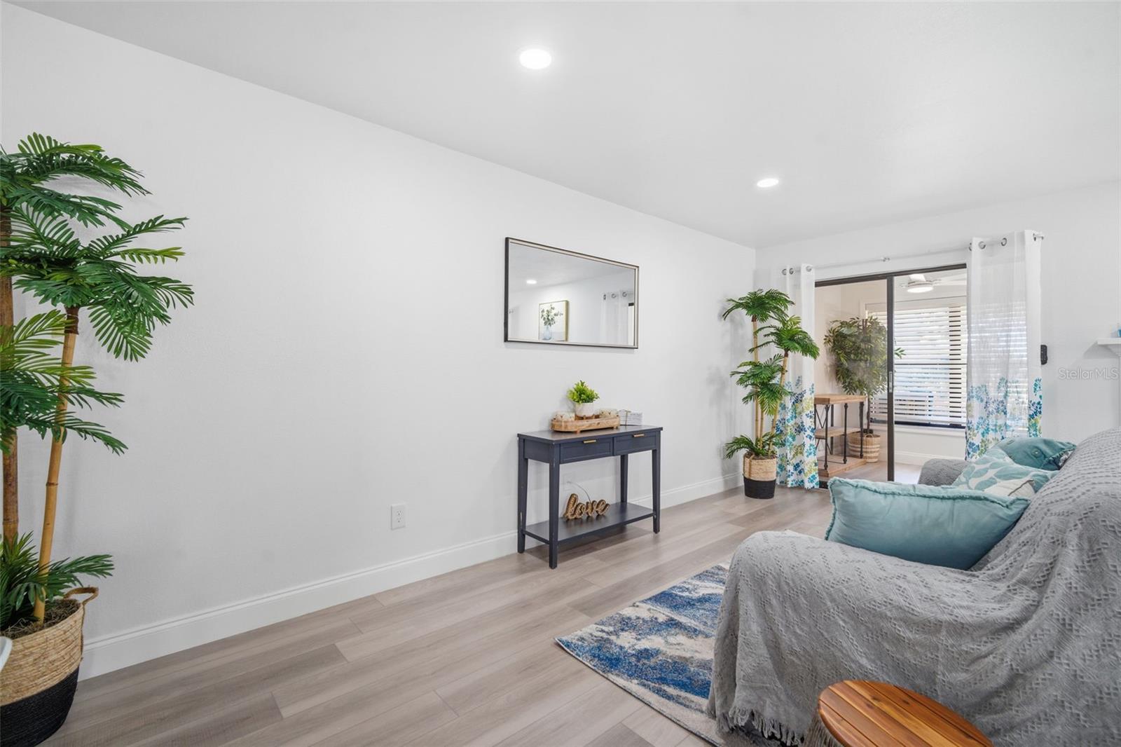 LINKS THE CONDO - Residential