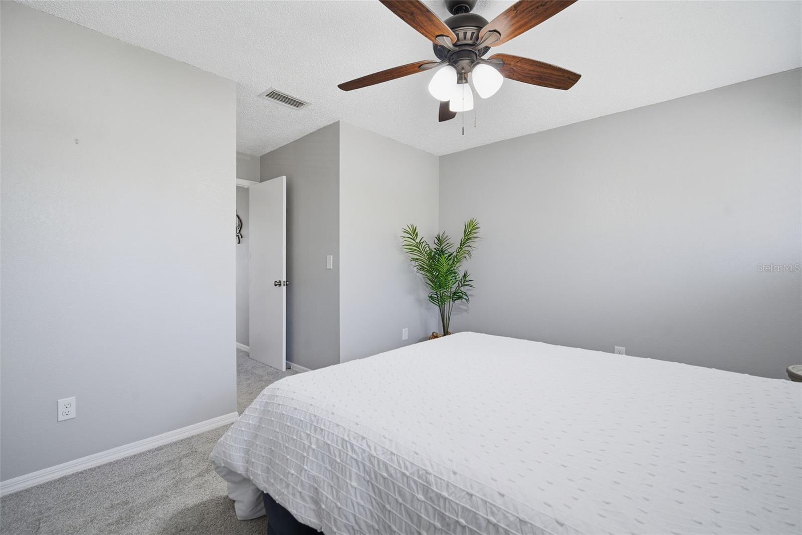 LINKS THE CONDO - Residential