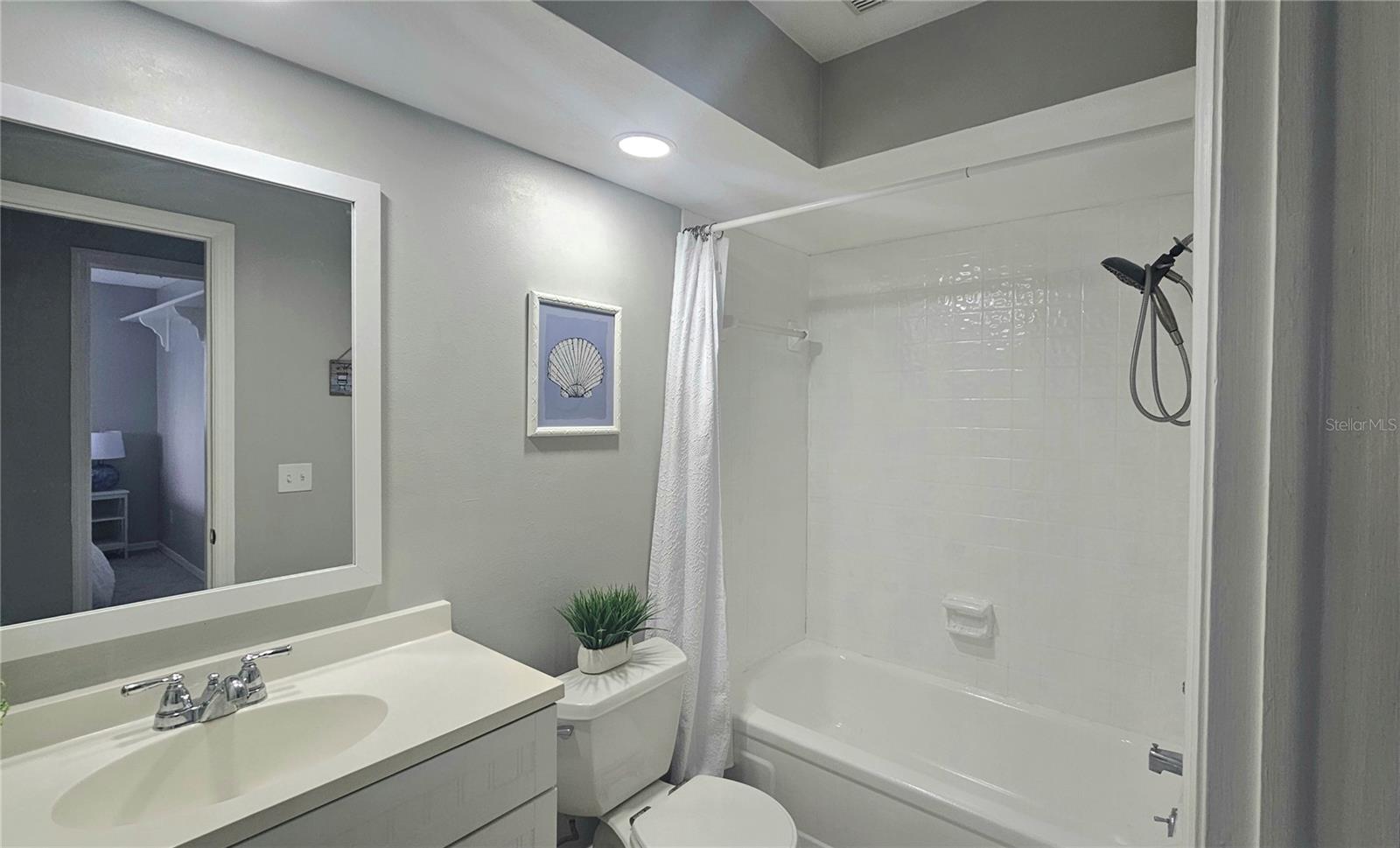 LINKS THE CONDO - Residential