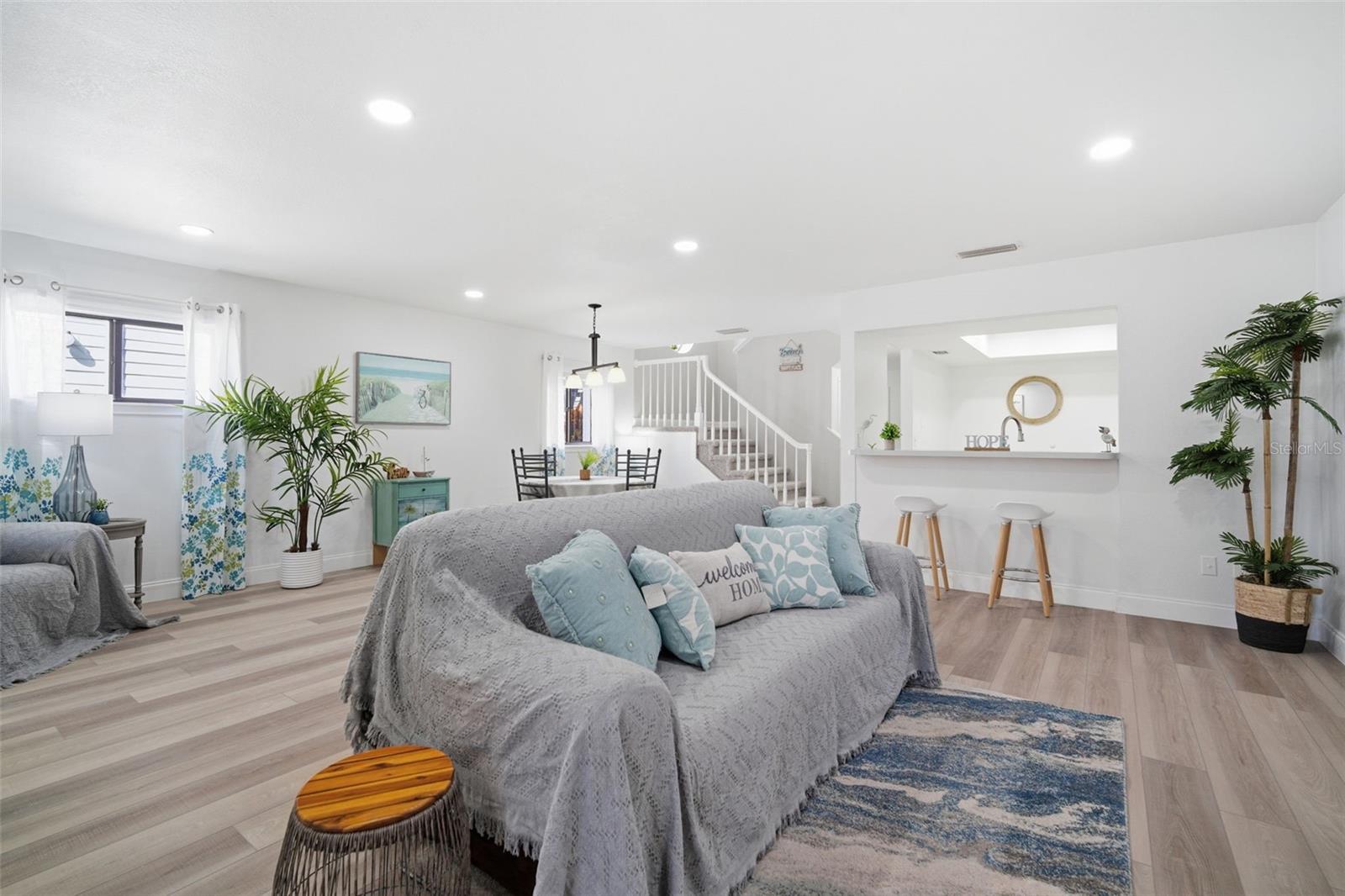 LINKS THE CONDO - Residential