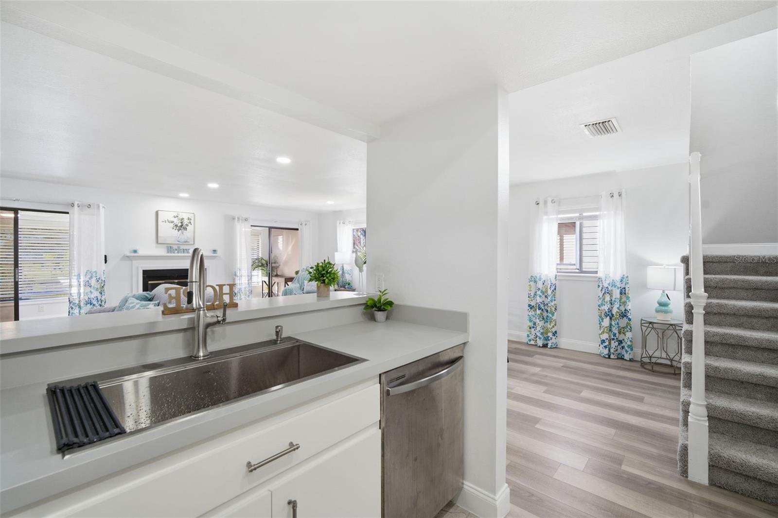 LINKS THE CONDO - Residential