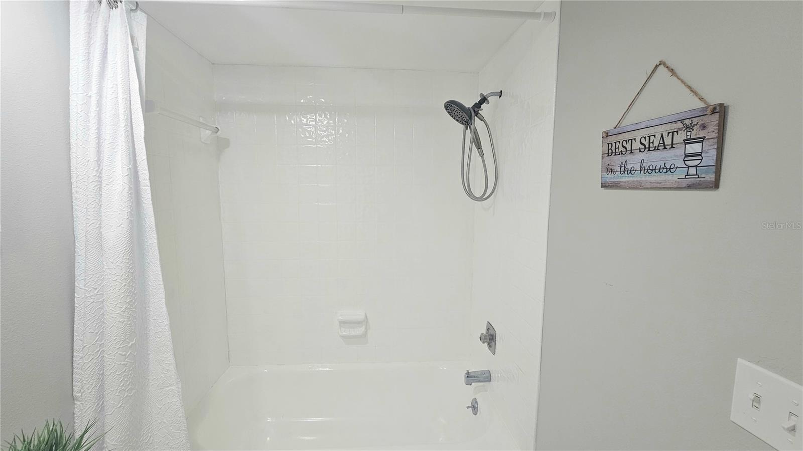 LINKS THE CONDO - Residential