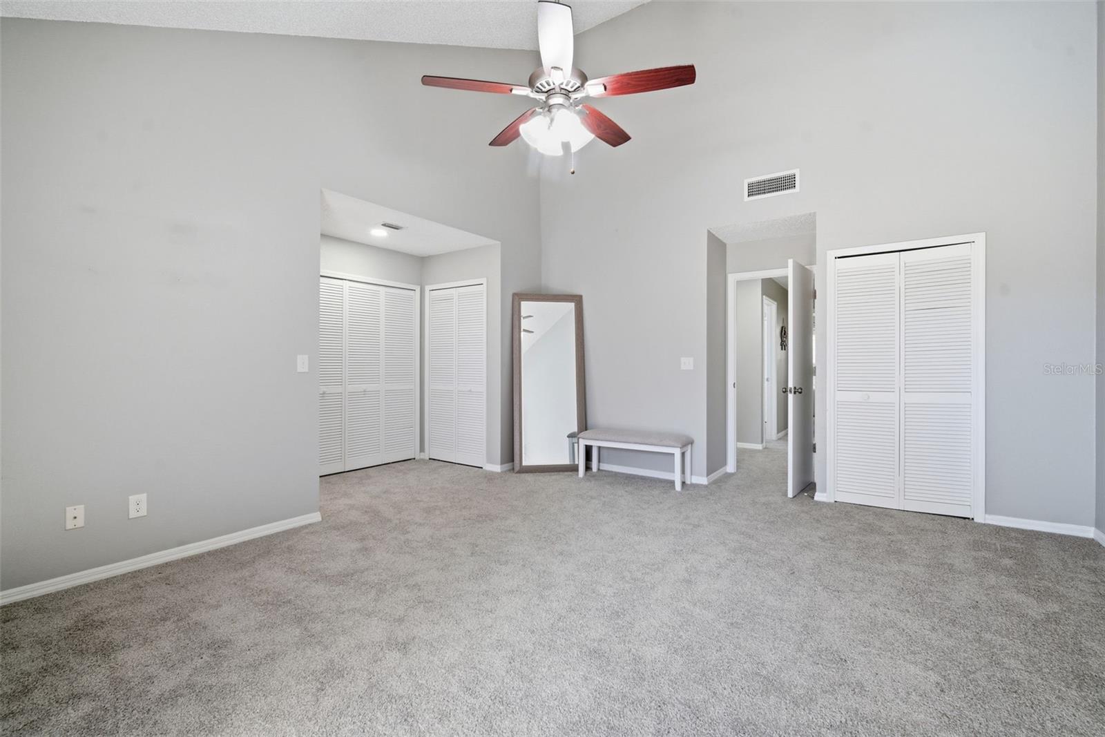 LINKS THE CONDO - Residential