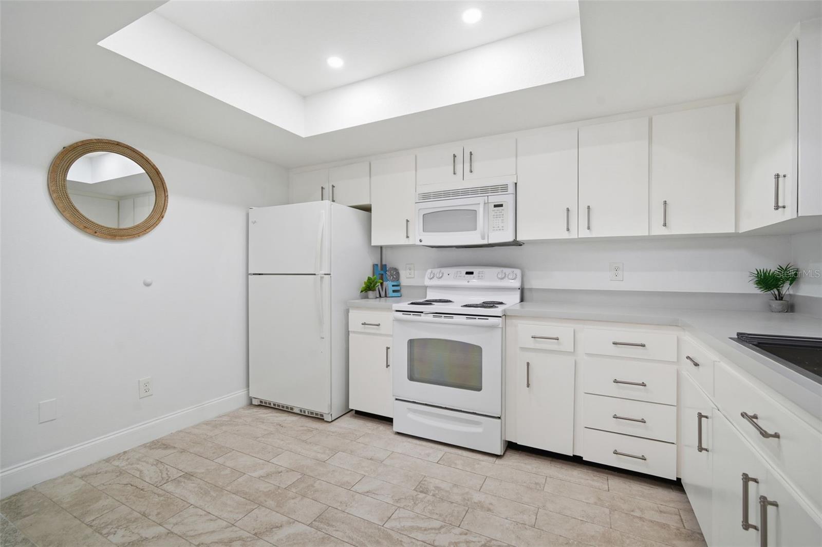 LINKS THE CONDO - Residential