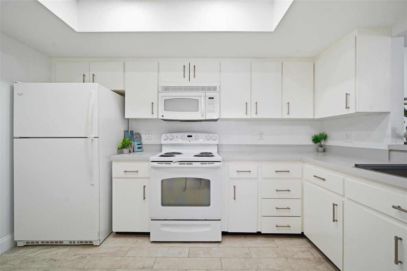 LINKS THE CONDO - Residential