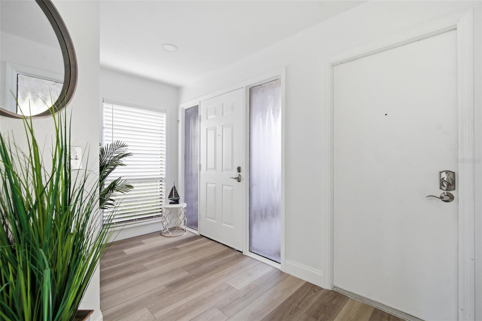 LINKS THE CONDO - Residential