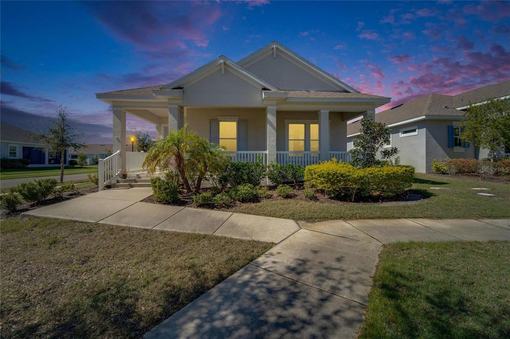 Photo of 729 Winterside Drive, Apollo Beach, FL 33572 (MLS # TB8481012)