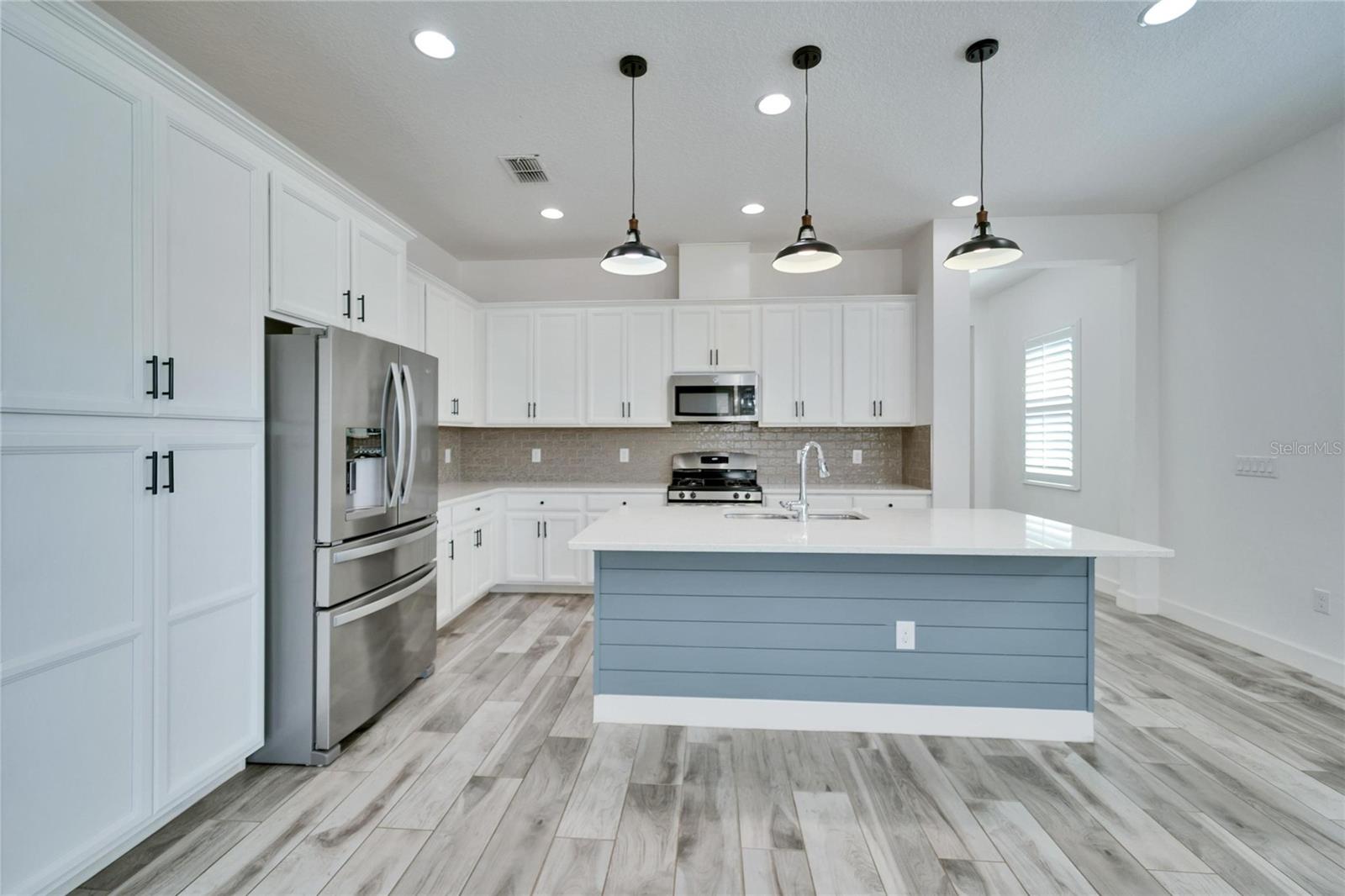 729 WINTERSIDE DRIVE