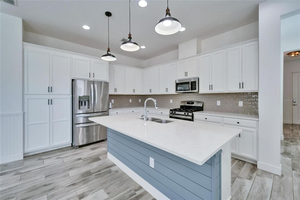 Photo of 729 Winterside Drive, Apollo Beach, FL 33572 (MLS # TB8481012)