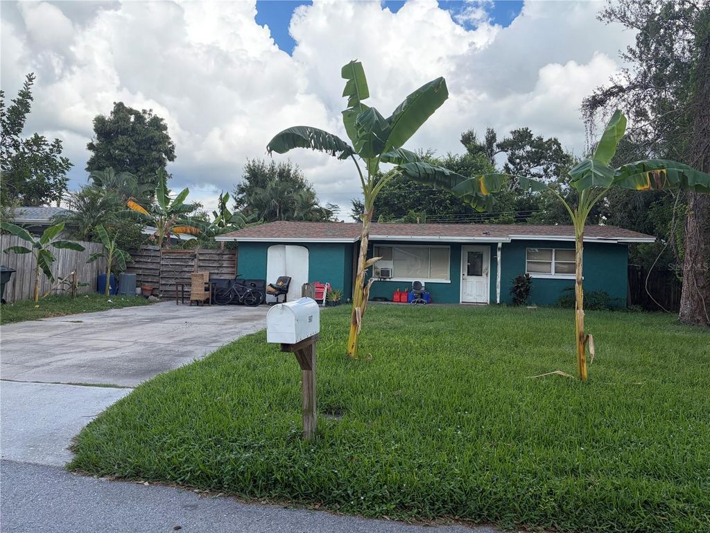 Photo of 5617 Olive Avenue, Sarasota, FL 34231 (MLS # A4668154)
