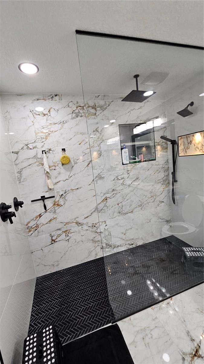 WINDMILL POINTE - Residential Lease