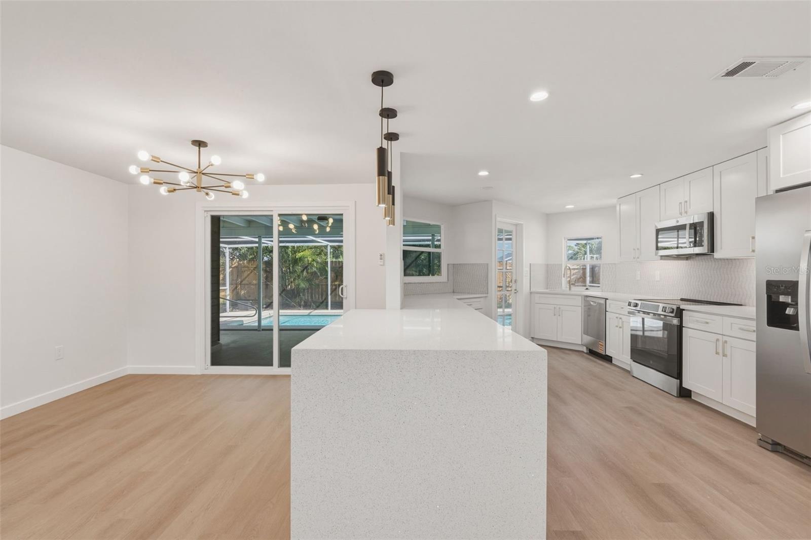 SOUTH VENICE - Residential