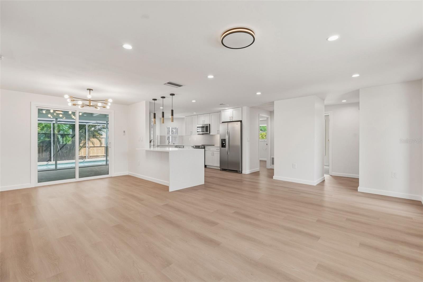SOUTH VENICE - Residential
